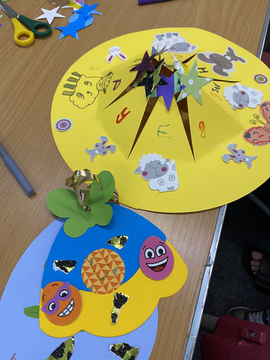 WFlibraries's tweet image. Some fantastic #Easter crafts at #NormantonLibrary this morning #EasterTheme #EasterEgg @MyWakefield