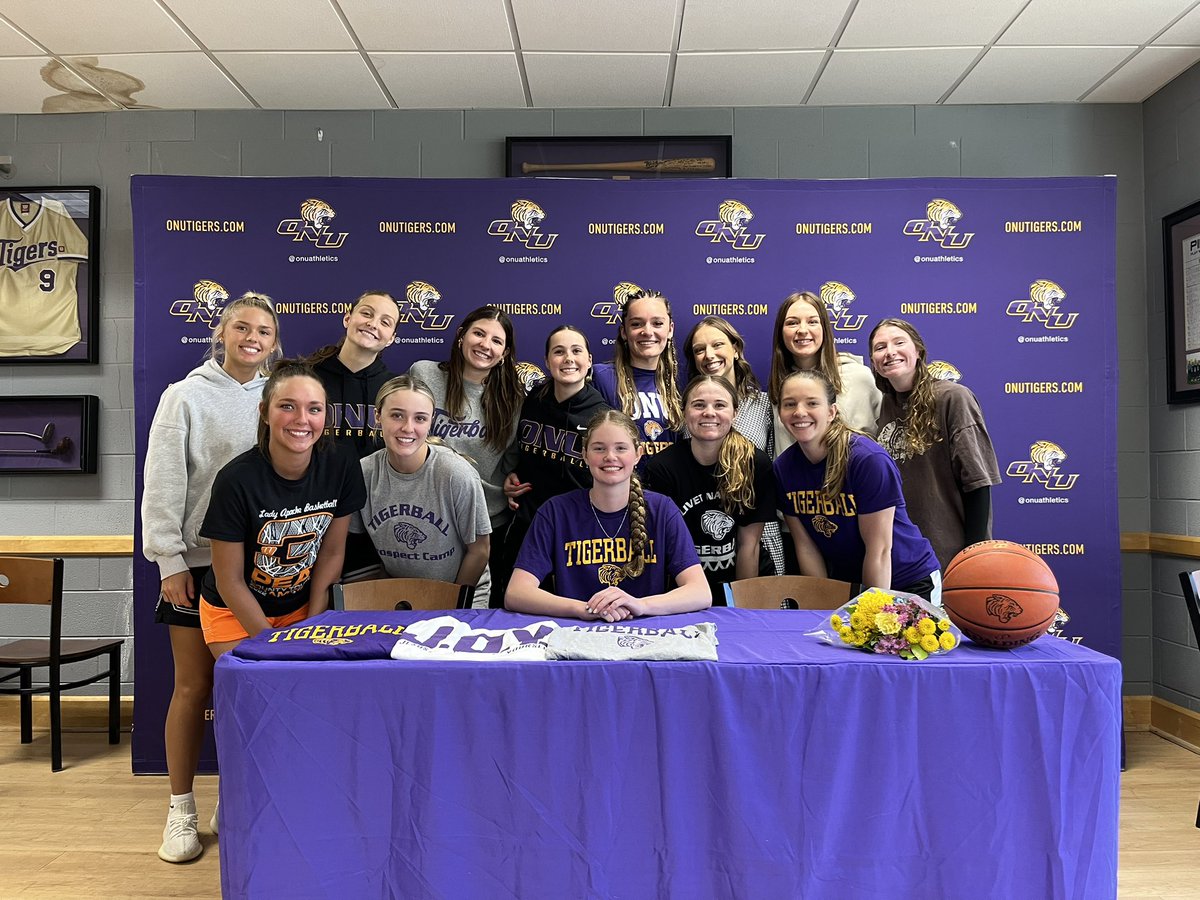 What a great player development weekend with <a href="/ONU_Tigerball/">ONU Tigerball</a> 

Thank you ladies for your hard work and welcoming the new players for next season.  Leadership coach and trainer <a href="/SteveBstein/">Steve Breitenstein</a> brought the “juice” as well.  

Very excited to see this team’s progress!