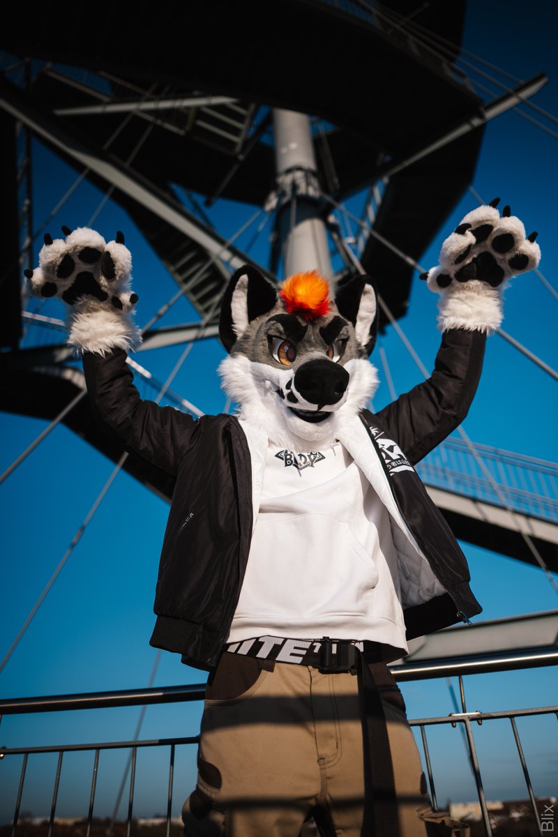 Waaaaaaaaaaaaa!

📸<a href="/BlixFluff/">Blix 🎾</a> 
🪡<a href="/fluffy_d3mon/">Fluffy Demon Creations</a> 

#FursuitEverday