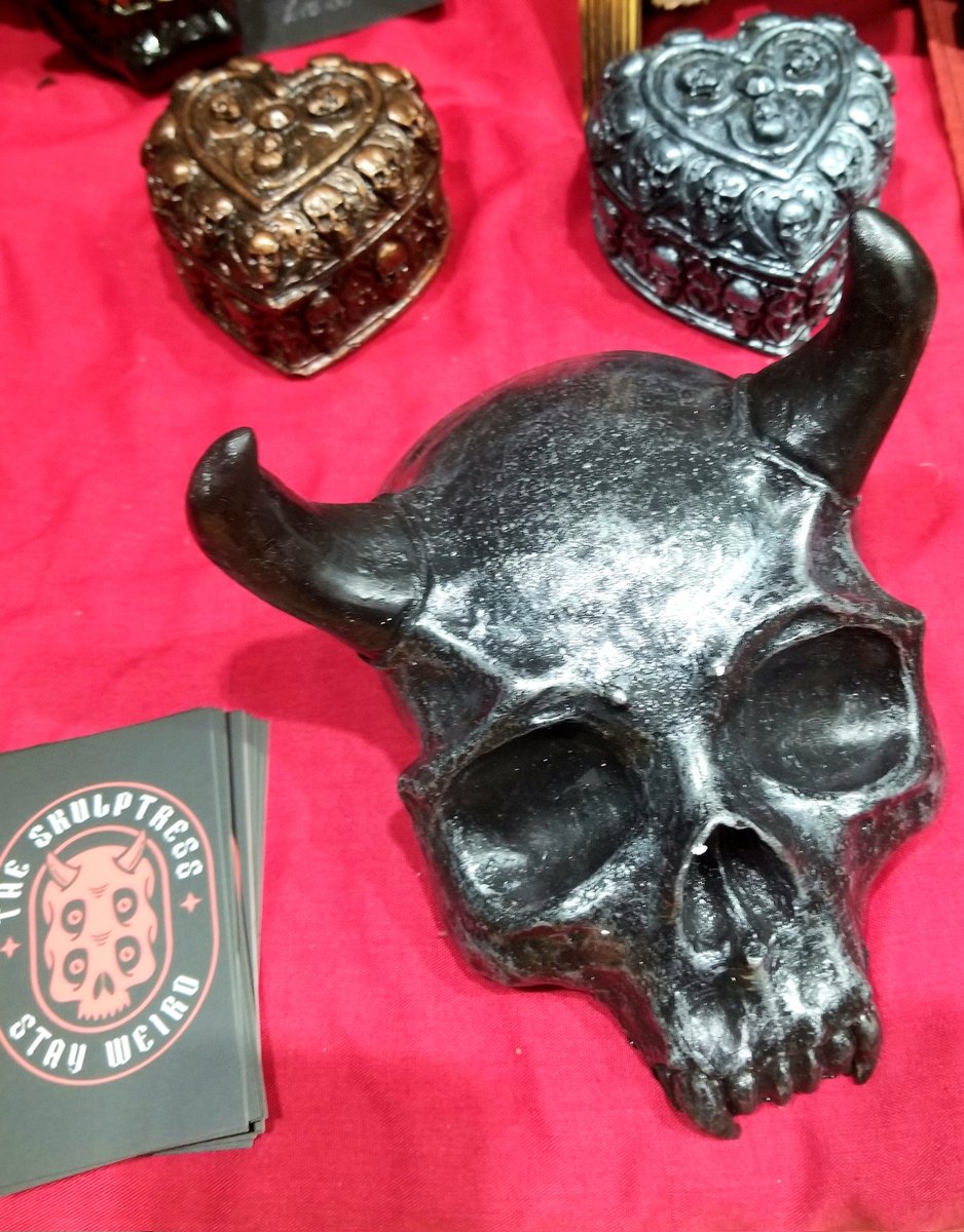 Gameguy69's tweet image. Hand-crafted artefacts at Horrorwood (Heywood Horror Con) yesterday. #Horrorwood #horror #pentagram #makersmarket #alternativemarket #apothecaryofflames