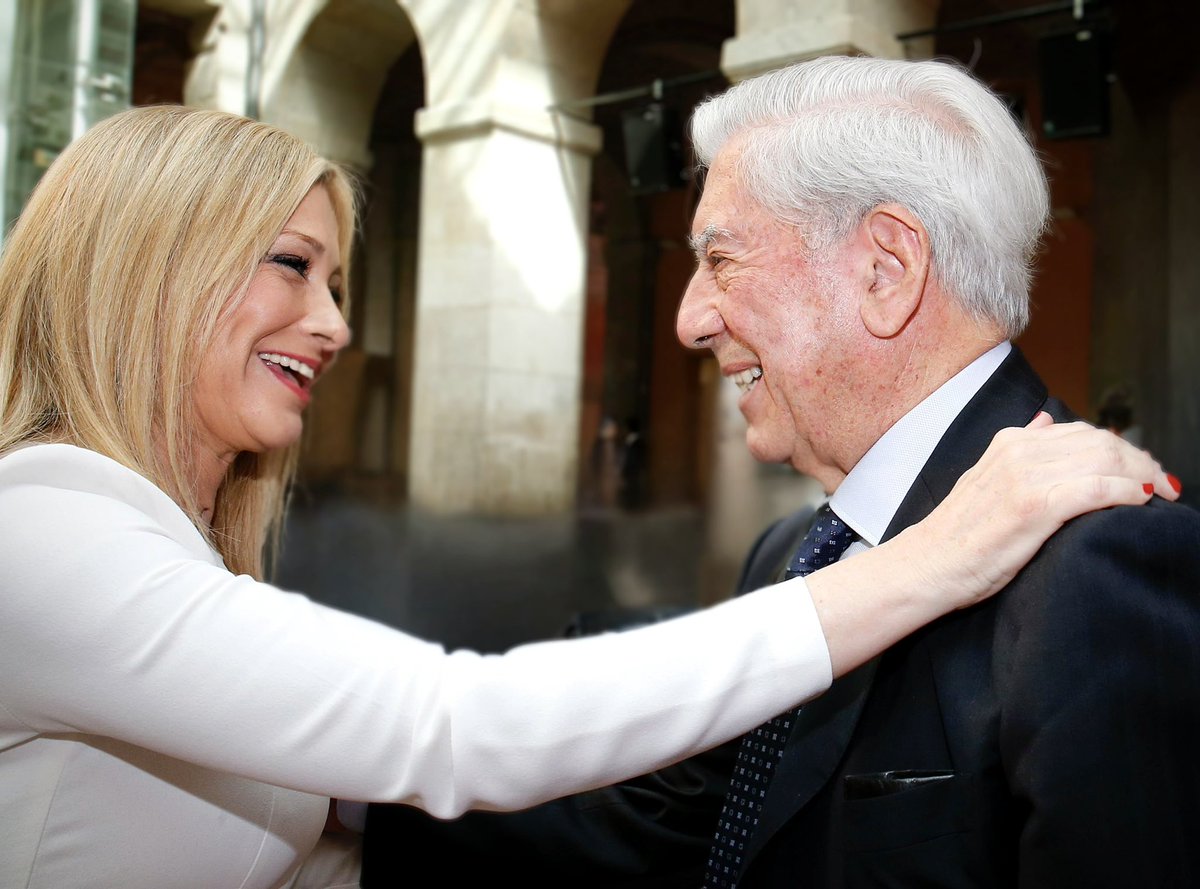 “La cosa más importante que me ha pasado en la vida es aprender a leer” (Mario Vargas Llosa)

DEP admirado maestro.🖤