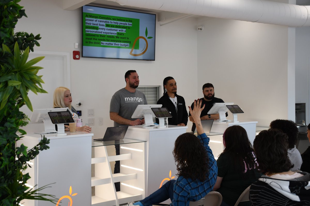 MangoCannabis's tweet photo. Training day vibes in full swing at our Rochester location 🌱🔥
From learning the ins and outs to bonding over the best products in the biz — our team is leveling up to bring the Mango magic to every customer. Big love to everyone who showed up ready to grow 🌿💼
#LoveMango #TeamMango #TrainingDay #RochesterOK #StayLifted #HenriettaNY