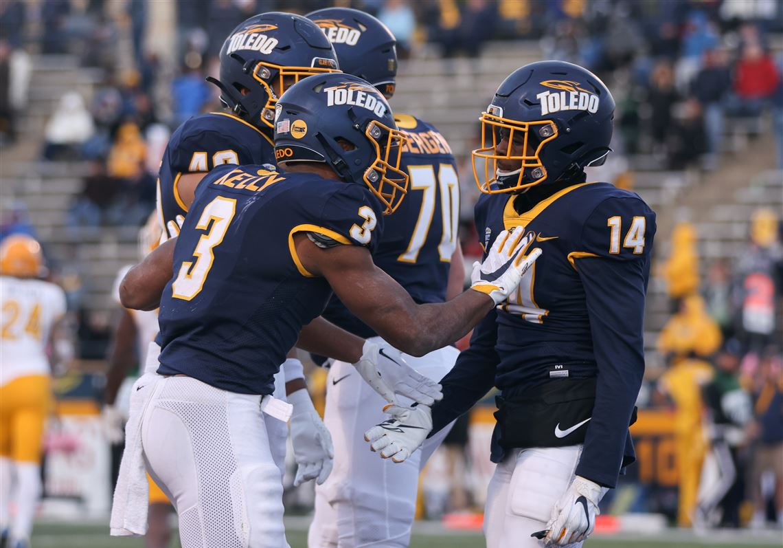 #AGTG  Extremely blessed to receive an offer from Toledo University 🚀🚀🚀<a href="/CoachFlemWR/">RJ Fleming</a>  <a href="/BHoward_11/">Brandon Howard</a> <a href="/MacCorleone74/">Rion (Ree-un) Young</a> <a href="/ChadSimmons_/">ChadSimmons</a> <a href="/nester_nick/">Nick Nester</a> <a href="/R_AmirGantCoach/">R.Amir Gant</a> <a href="/On3sports/">On3</a> <a href="/ToledoFB/">Toledo Football</a> 🟡⚪️