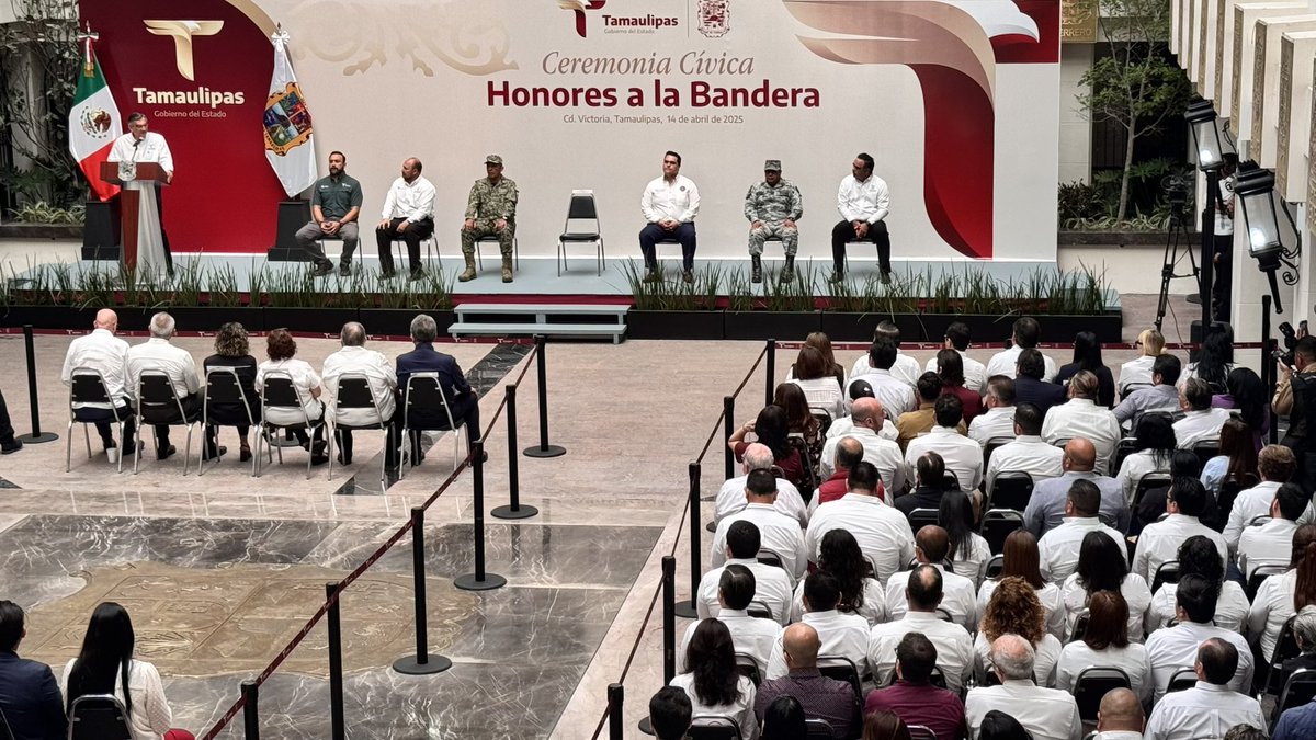 ¡Excelente lunes para todas y todos!
Iniciamos la semana rindiendo honores a nuestro Lábaro Patrio desde el Palacio de Gobierno.
Mucho éxito en sus actividades y a quienes hoy inician vacaciones disfruten y recorran con orgullo cada rincón de #Tamaulipas.