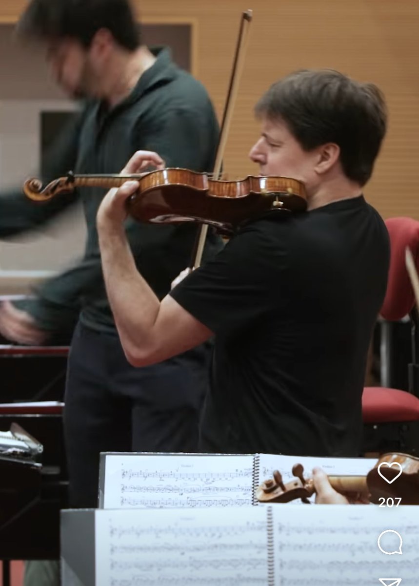 Tune in to RAI Radio 3 today at 8pm CET / 2pm EST to hear my performance of Mendelssohn's Violin Concerto with the <a href="/FilarmoniScala/">Filarmonica Scala</a> and conductor Lahav Shani! 
🎶 🎧 raiplaysound.it/radio3/