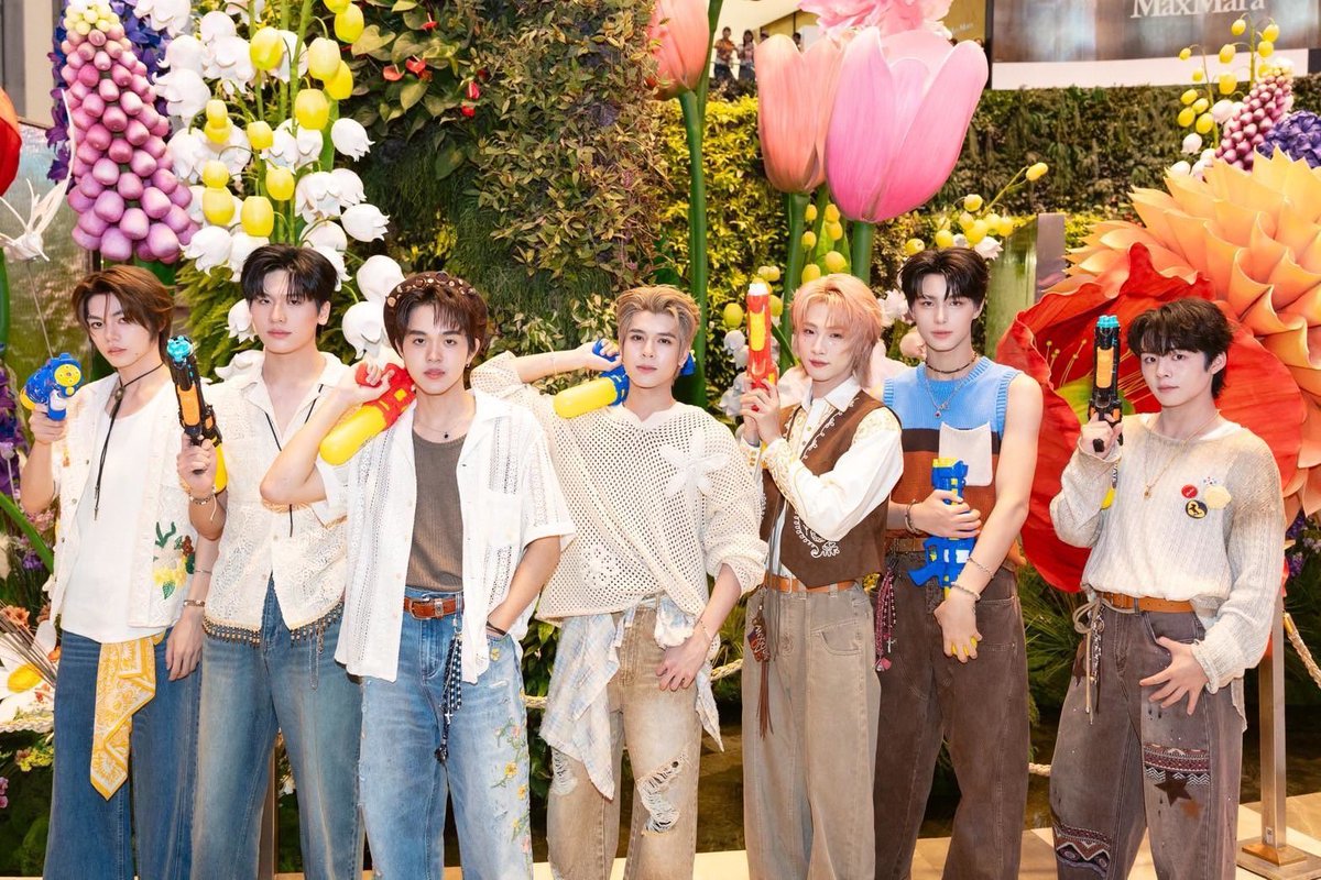 Siam_Paragon's tweet photo. หล่อ เท่ น่ารัก ครบจบใน #NexT1DE

NexT1DE AT SIAM PARAGON

#SiamParagonSummer2025xNexT1DE
#SiamParagonSummer2025 #HappinessInFullBloom #SiamParagonSongkran2025
#NexT1DE https://t.co/d1hoizp1i2
