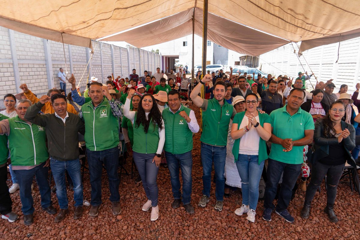 viquez_arturo's tweet photo. En el #Verde se está #consolidando un #partido #cercano, #activo y #representativo: @pepecouttolenc
@MariaLuisa_MX
@soyitzelcorrea
@pumaemanuel
@punt https://t.co/COMGQeJyxK