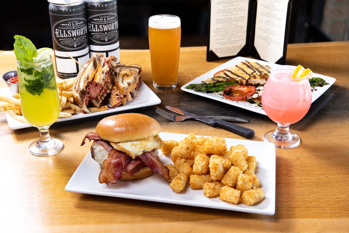 Experience craft beer and scratch kitchen delights at Old Ellsworth Brewing! 🍻🍽️ Join us to savor our handcrafted brews and delicious meals in the heart of Queen Creek. Check it out here: wix.to/tNXl5yK #CraftBeer #QueenCreek #Foodies