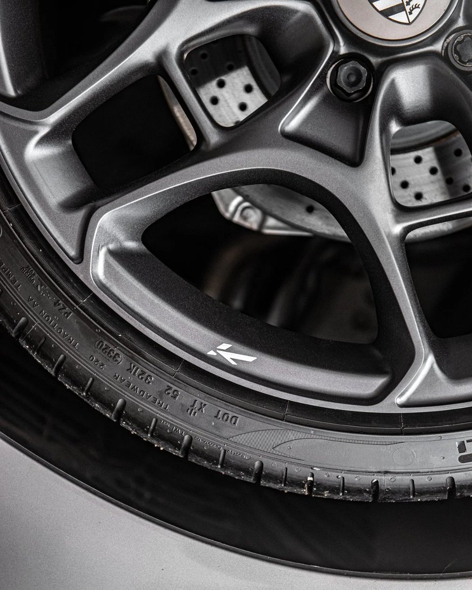 Model: TYPE 11
Price: £3,999.98 INC. VAT

Fitment: Porsche 911/992 (2019–Present)
Material: Forged
Colour: Anthracite
Size: Front: 8.5 x 20" | Rear: 11.5 x 21"

Copyright Design by KAHN®

See more: projectkahn.com/collections/po…

#Type11 #Porsche992 #911Mods #KahnDesign #ForgedWheels