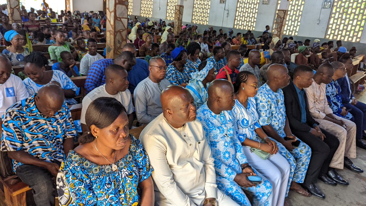 KoffiSodokin's tweet photo. J’ai pris part à la messe marquant le 13ᵉ anniversaire du Grand Parti UNIR, ce 13 avril 2025 à Tohoun ( Moyen-Mono). Un moment de recueillement, de foi et d’engagement renouvelé. https://t.co/yOchsga8if