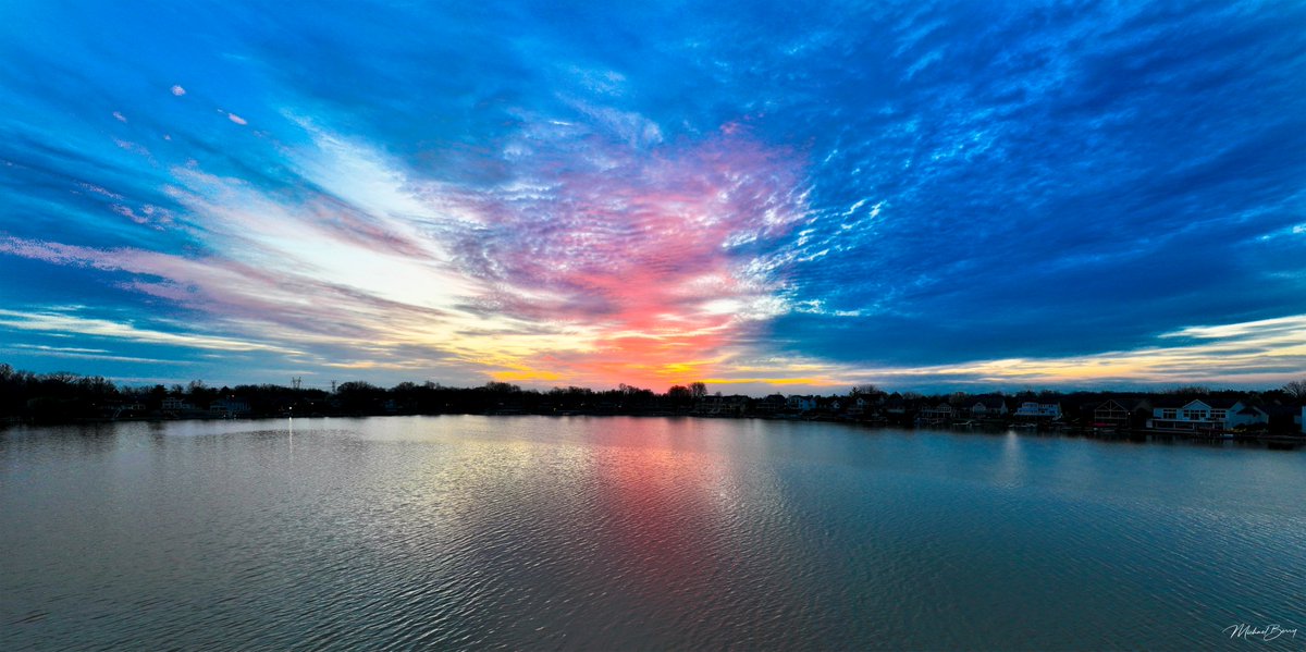 It was a red, white, and blue sunrise this Monday over Morse.  <a href="/LindseyWTHR13/">Lindsey Monroe</a> <a href="/WTHRcom/">WTHR.com</a>  <a href="/WxRobb/">Robb Ellis</a> <a href="/RyanMorseWx/">Ryan Morse</a> <a href="/AnneMarieWTHR/">annemariewthr</a>