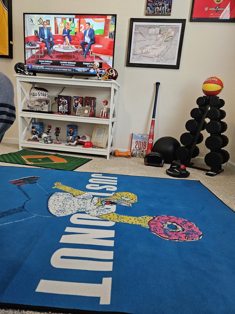 Taking in a rare weekday off being able to watch #MLBCentral at home. Life is good. ⚾️ Btw love seeing a fellow Northern Virginia'ian represented  <a href="/LaurenShehadi/">Lauren Shehadi</a> 🫡 Chantilly &lt;&gt;  Langley. Keep up the fun pro wrestling references <a href="/RoFlo/">Robert Flores</a>......YEAH! <a href="/markdero7/">Mark DeRosa</a>