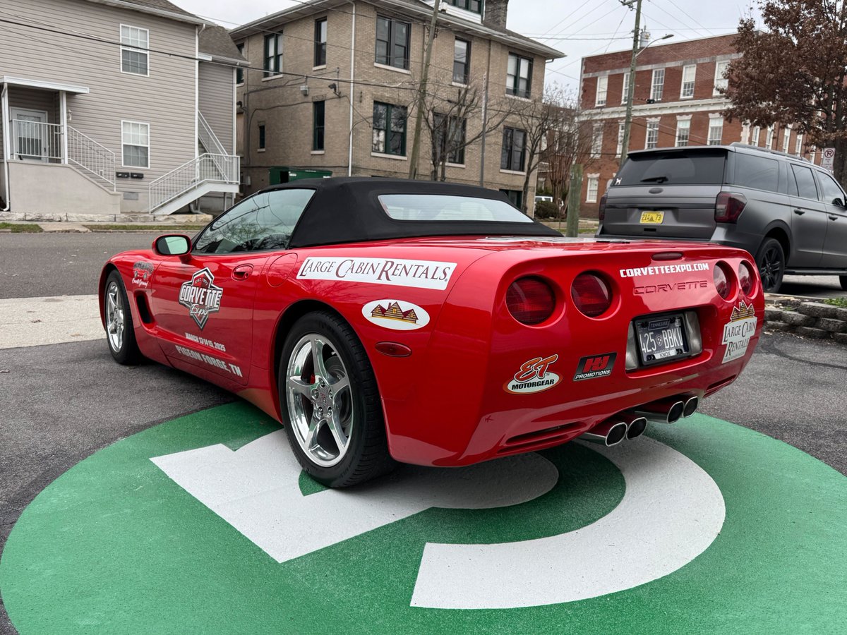 GCKnoxville's tweet image. Vehicle wraps turn your ride into a moving billboard. Maximize your reach while you drive!

#graphiccreations #vehiclewraps #promoteyourbrand #knoxvilletn