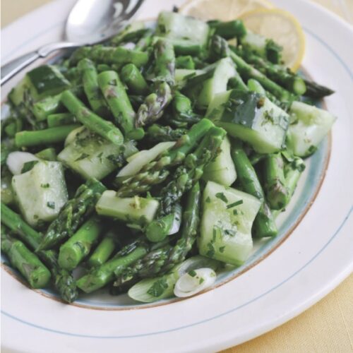 Spring on a plate 🌱✨

This Asparagus and Baby Vidalia Onion Salad with Lemon-Tarragon Vinaigrette brings together crisp asparagus and sweet baby Vidalia onions — a Southern favorite with a spring twist. 🍋🌿

thecookscook.com/recipes/aspara…