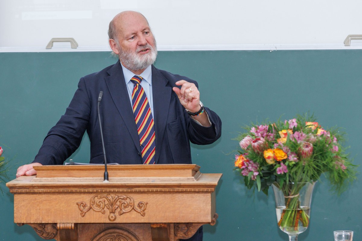 AVReQ_SU's tweet image. 📸Why do people kill & die for religion?Prof John Brewer delivered a compelling lecture unpacking the paradox of monotheism, violence, and identity.This was followed by a sharp and provocative response from Prof Solomons and engaging reflections from Prof Vosloo & the audience.