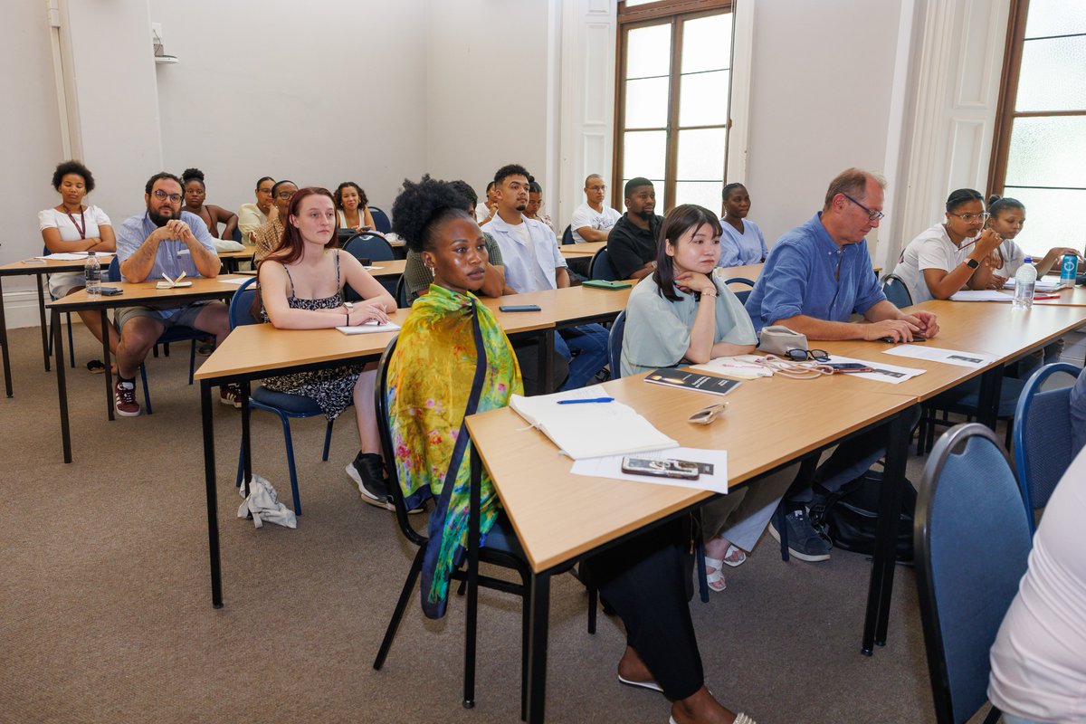 AVReQ_SU's tweet image. 📸Why do people kill & die for religion?Prof John Brewer delivered a compelling lecture unpacking the paradox of monotheism, violence, and identity.This was followed by a sharp and provocative response from Prof Solomons and engaging reflections from Prof Vosloo & the audience.