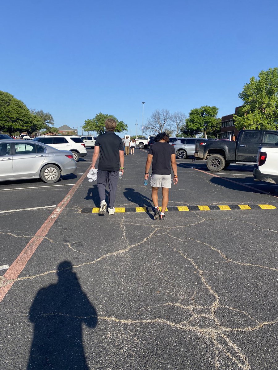 @dionnene_oakley I say these two have been playing together a while.