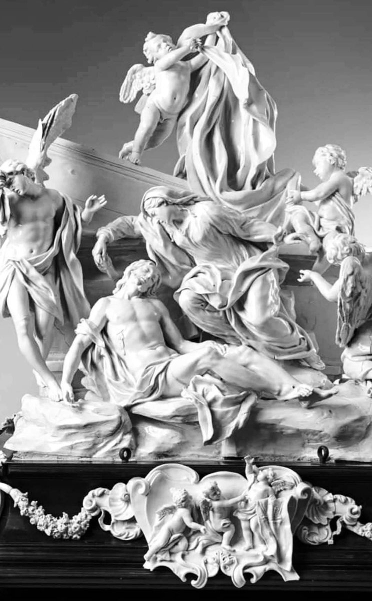 La Piedad Massimiliano Soldani Benzi 
(15 de julio de 1656 - 23 de febrero de 1740) fue un escultor y medallista barroco italiano, activo principalmente en Florencia . Nacido en Montevarchi , hijo de un capitán de caballería toscano , Soldani trabajó para los Médici durante toda