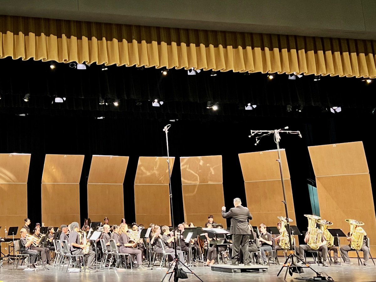 It was a Fantastic Friday for our Dobie Junior High Honor Band, who competed at the American Classic Bluebonnet Music Festival held at Seguin High School.  Despite stiff competition, the Dobie Honor Band emerged with major accolades: a First Division rating, an Outstanding