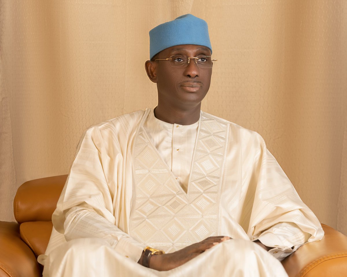 [🤲] "Une chose n’est pas juste parce qu’elle est loi; mais elle doit être loi parce qu’elle est juste." Montesquieu

Je vous souhaite une agréable semaine sous la protection Divine.