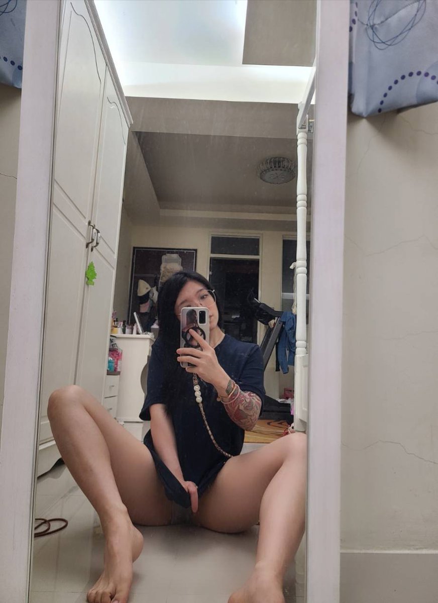 手上的珠子我剛拿出來 https://t.co/vk1d75Jg2q