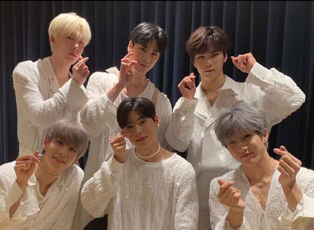 SofiaDomin61157's tweet photo. Mi corazón está lleno de Felicidad, gracias infinitas gracias por tanto, por seguir demostrando que la Amistad continúa por encima de todo y que seguimos siendo OT6.💜🇨🇴🇨🇴💙❤️🫂
ASTRO &amp; ROCKY TOGETHER
#STARGRAPHY_COMINGSOON
@offclASTRO @p_rockyent https://t.co/9Ld3McarB6