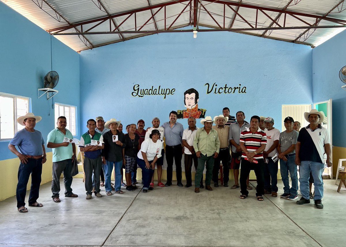 PLACIDOMT's tweet photo. En Guadalupe Victoria, municipio de #Villaflores, acudí a la invitación de un grupo de amigos para platicar sobre la #ElecciónJudicial en la Casa Ejidal. Me dio mucho gusto saludarlos y escuchar sus opiniones.

#BoletaRosaNumero23
#justiciaimparcialconsentidosocial https://t.co/cxQkOdStQh