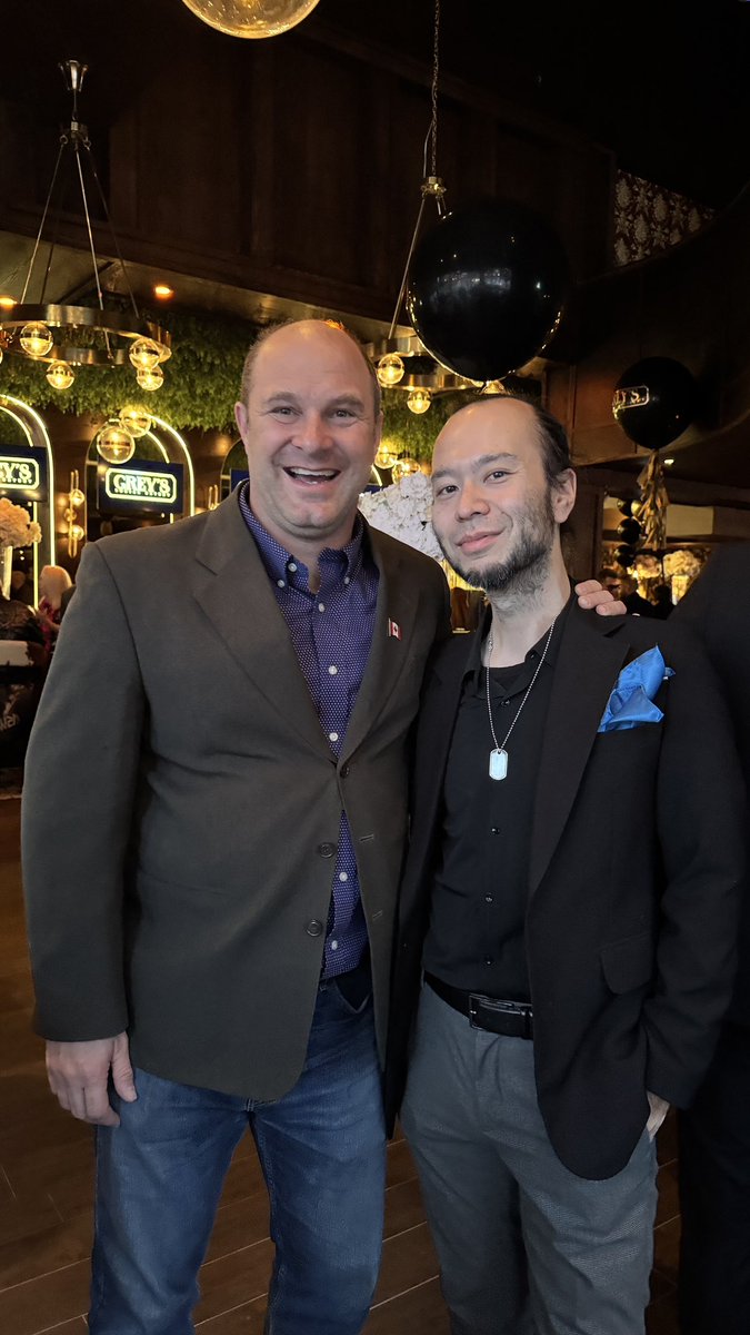 Had a great time connecting with <a href="/DavidHillWard3/">David Hill</a> at the grand opening party of Grey’s Social Eatery!