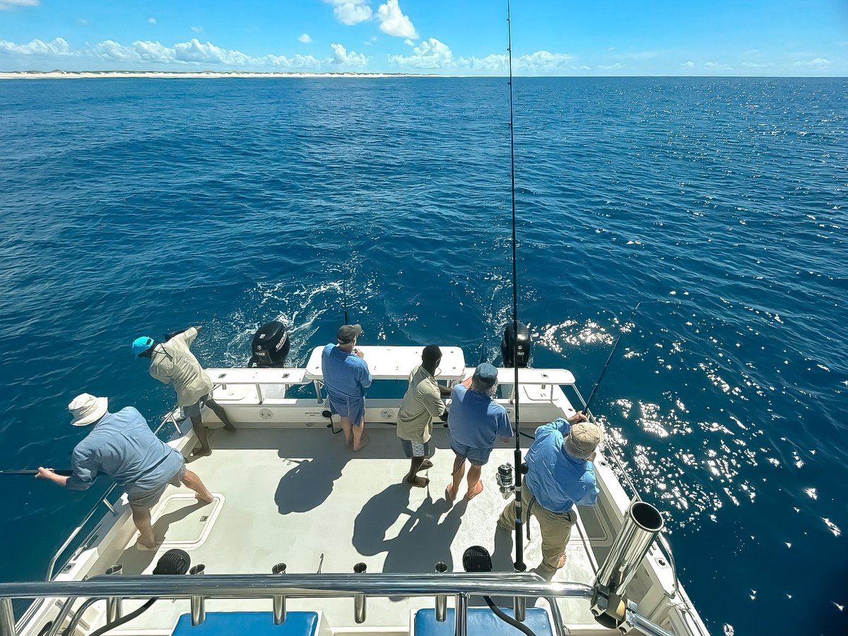 The perfect morning to go fishing, and a very exciting &amp; successful fishing trip at that. Tonight on the menu :  Fish &amp; Chips, Pambele style.
#fishing #boating #oceansafari #travelingwithfriends #vacationrental #exclusiveusevilla #beachhouserentals #Mozambique