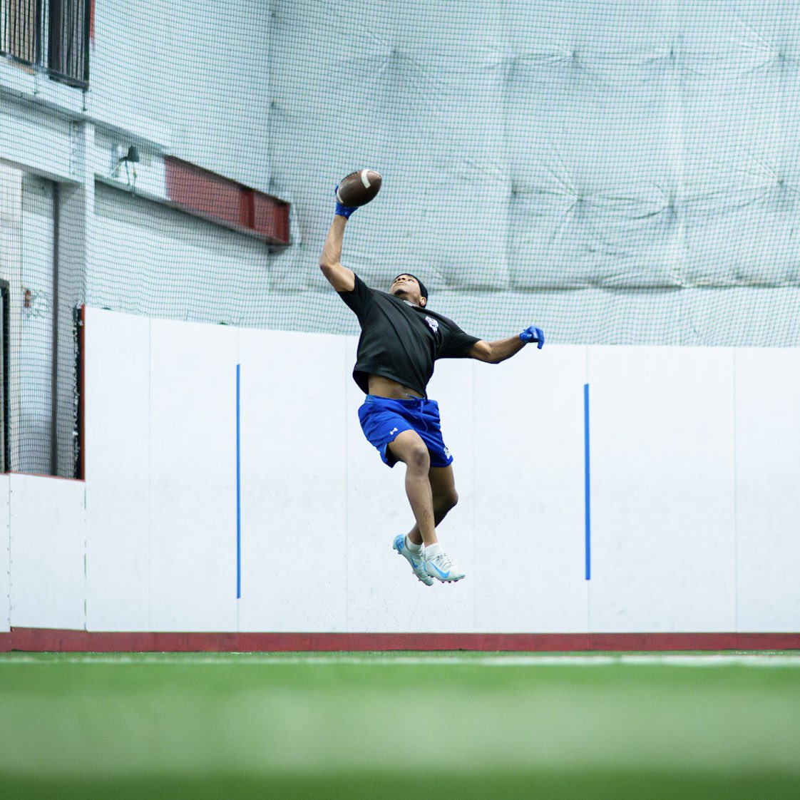 A1__Performance's tweet photo. Canโt play on the back end without BALL SKILLS! ๐คฒ๐พ
๐
ฐ๏ธ1๏ธโฃ #A1Performance #Football #DefensiveBack #DB #Skills #Drills #HighPoint #Footwork #Movement #Training #Coaching #College #HighSchool #DMV #Loudoun #TheA1Family https://t.co/zbyAZokZBj