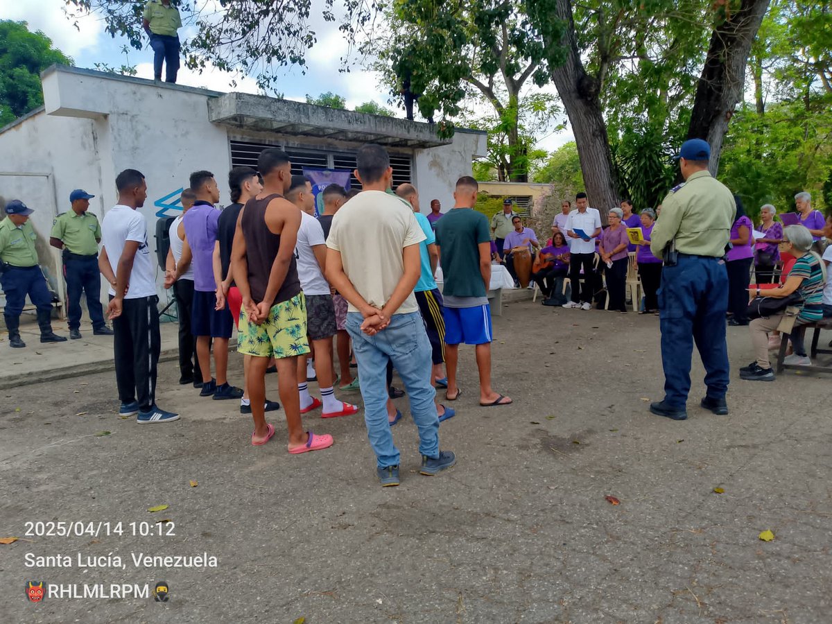 #MasTemprano Acompañamiento a la feligresía en procesión #LunesSanto Jesús Atado a la Columna #SemanaSantaSegura bajo el misterio doloroso del Santo Rosario,la imagen de Jesús representa la Sagrada Flagelación de Cristo, un momento de sufrimiento por la salvación de la humanidad
