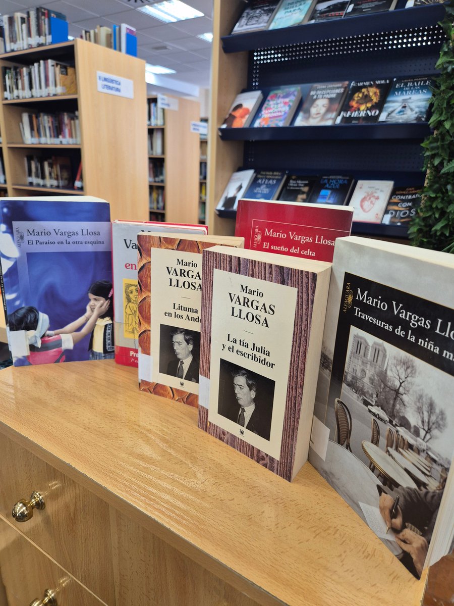 ✨"Mario Vargas Llosa"✨
Despedimos a unos de los grandes de la literatura hispanoamericana.

📖Premio Nobel de Literatura en 2010.
📖Premio Miguel de Cervantes en 1994.
Os invitamos a leer sus obras📚♥️.

#bibliotorredel #Lectura #MarioVargasLlosa