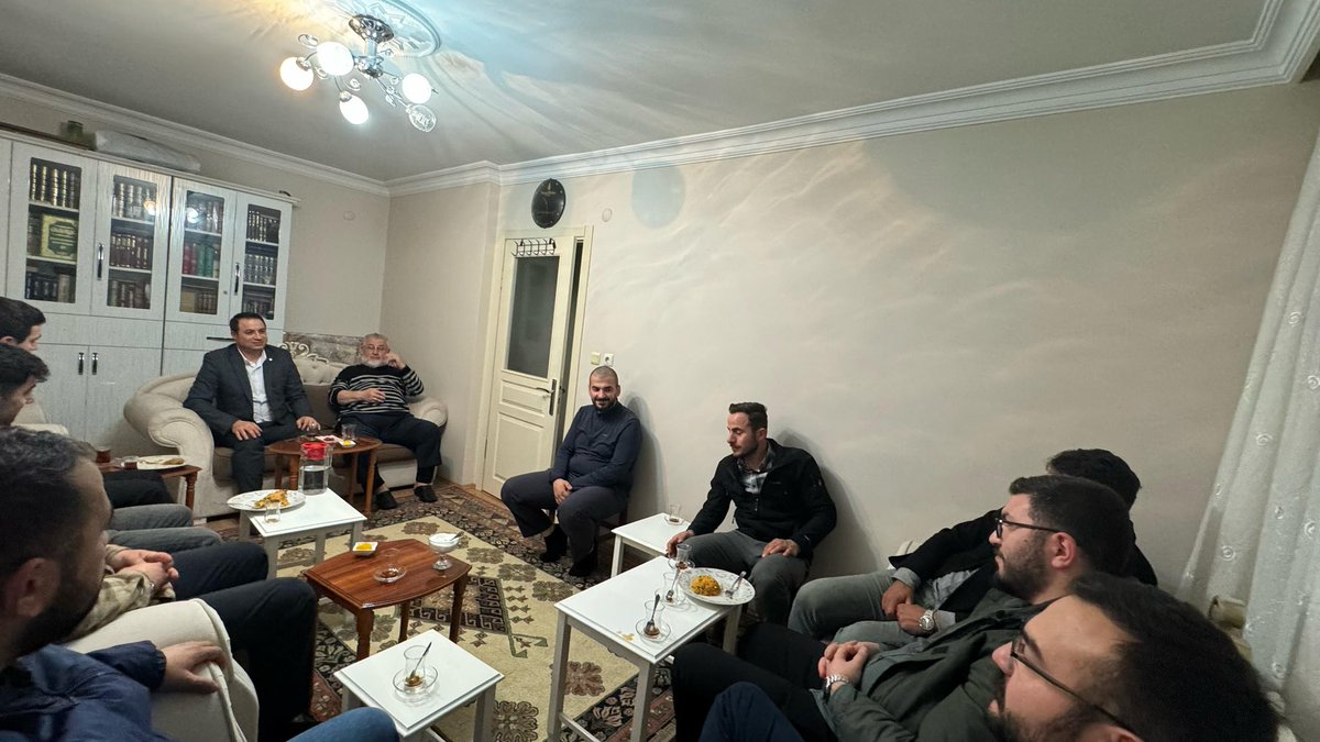 Gençlik kollarımızın emektarlarından kıymetli yol arkadaşımız Ömer BALÇIK’ın mübarek beldelere gerçekleştirdiği umre ziyareti vesilesiyle kendisini ziyaret ettik. Allah ibadetini kabul etsin.