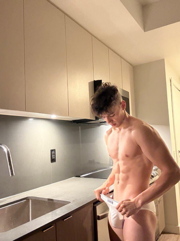What should I serve to you? :)

onlyfans.com/itsdannye18/c2