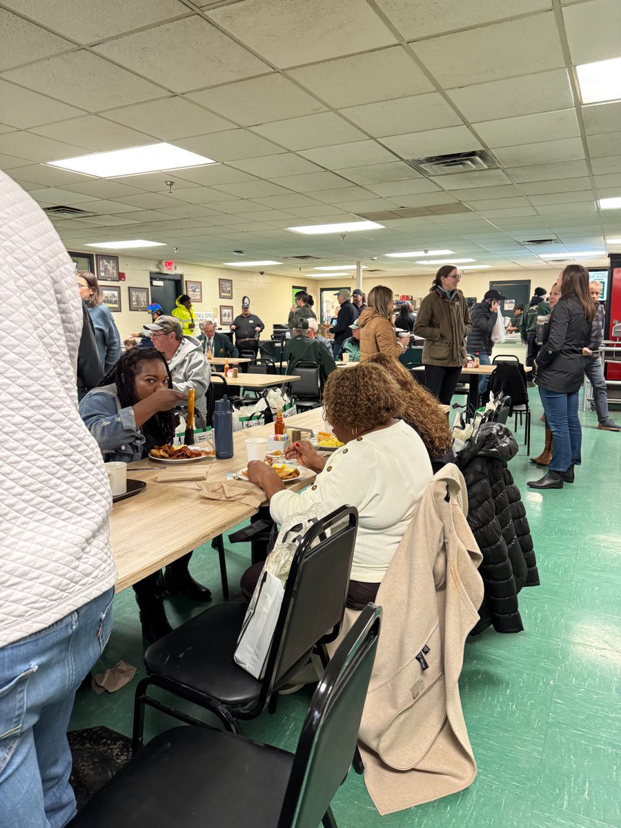 It was a COLD morning last Friday when we toured Keeneland with <a href="/FayetteAlliance/">Fayette Alliance</a> and <a href="/LexingtonKyGov/">City of Lexington Ky</a> council members, but it was such a treat. DYK <a href="/keeneland/">Keeneland</a> brings in $1.6 billion in economic impact to our region?