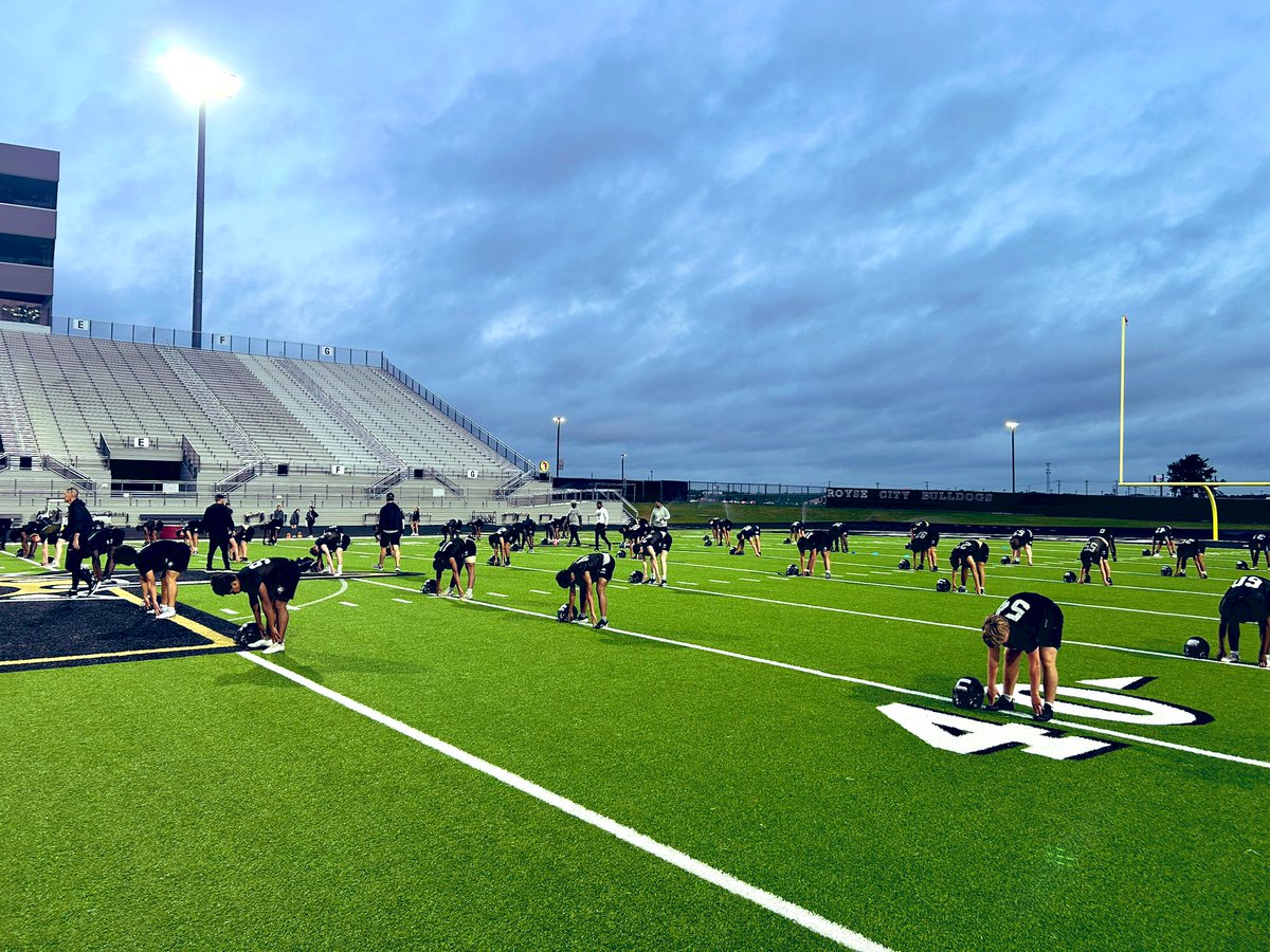 CoachColvin7's tweet photo. Day 1.
#DeepWater https://t.co/ahMVnH7Jj2