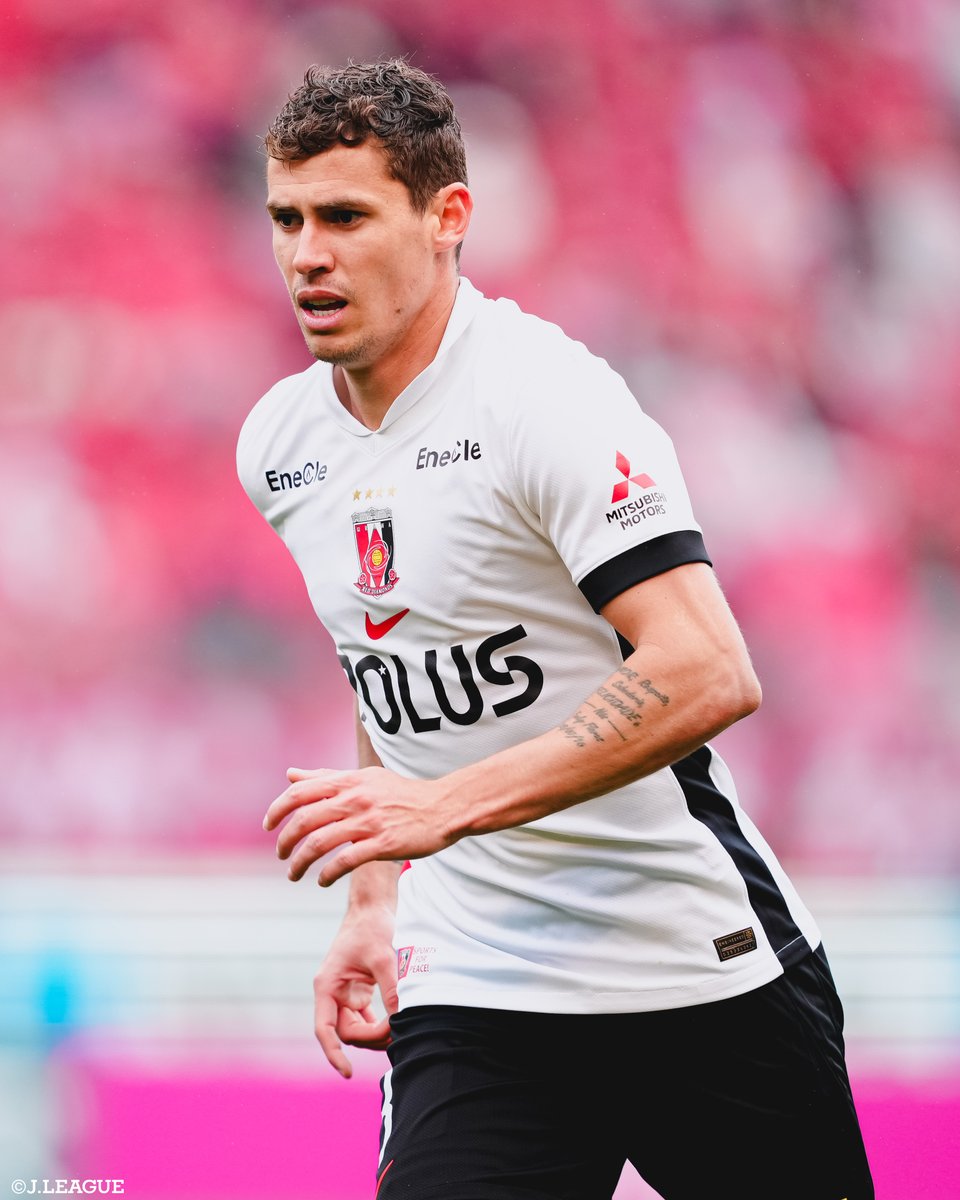 浦和レッズ　マテウスサヴィオ　ビッグアクリルスタンド　約35cm以上 画像】横浜戦で華麗なFK弾！浦和レッズのマテウス・サヴィオを特集