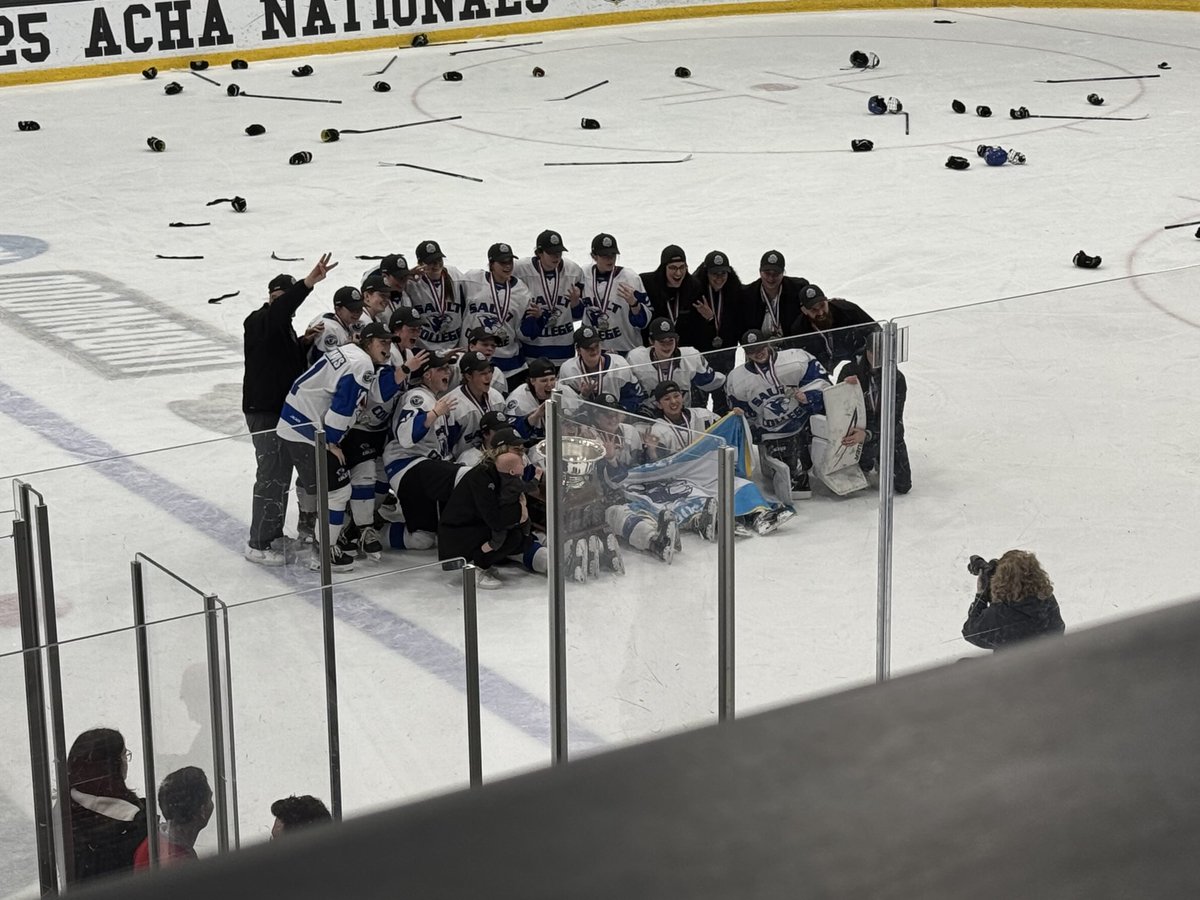 CorderTodd's tweet photo. Tues-tomorrow10AM-EST on ⁦@ATLPrimeSports⁩ Live via @XSpaces 3x @ACHAWomensD2⁩ National Champion HC Brianne Shunock of ⁦@cougarswhky⁩ will join us to talk 3 peat why it was special(the players)&amp; her upcoming retirement &amp; much more. Please join us! #Cougars 🥅🏒. https://t.co/vUO3Lav62u
