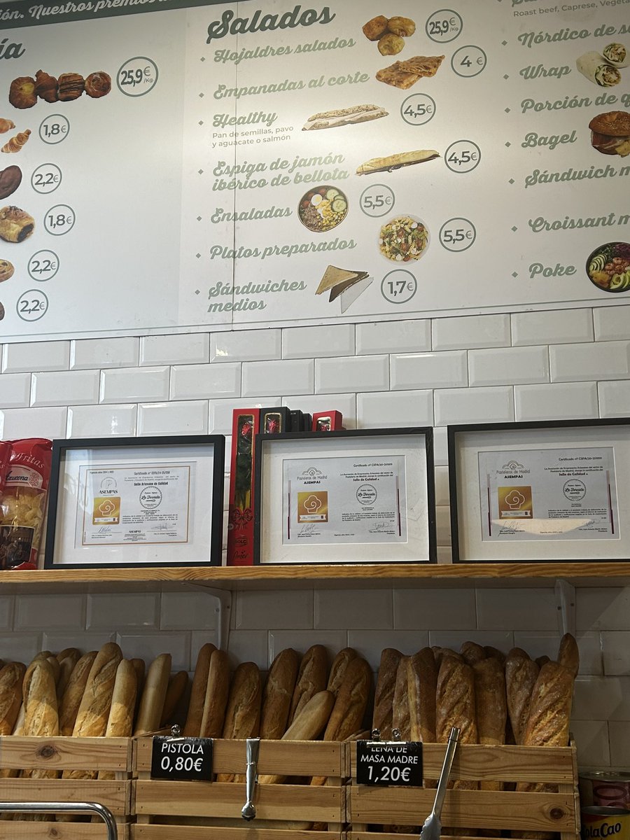 Hoy acompaño a Consejera <a href="/blondieconomics/">Rocío Albert</a> a “La Fornata”, una de las 600 pastelerías artesanas de la <a href="/ComunidadMadrid/">Comunidad de Madrid</a> 

Desde <a href="/EmpleoCMadrid/">Economía y Empleo▪️Comunidad de Madrid</a> apoyamos al sector pastelero con #ayudas para su modernización y promoviendo con <a href="/AsempasMadrid/">ASEMPAS</a> el Sello de Calidad de #Pastelería Artesana