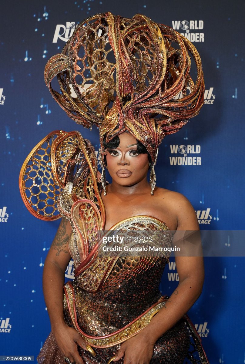 EssenceofDrag's tweet photo. Onya looks so fucking good #DragRace https://t.co/GWcweNdG19