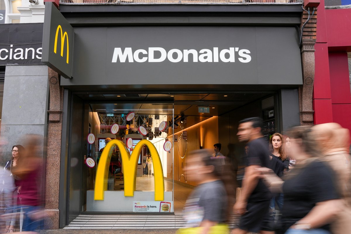 Reuters Events Sustainable Business (@revents_sustbiz) on Twitter photo ‘No lettuce, no Big Mac’: why Beth Hart is steering McDonald’s towards regenerative agriculture. Read interview with brand's CSO by <a href="/OLIVERBALCH/">Oliver Balch</a>. <a href="/McDonaldsUKNews/">McDonald's UK News</a> <a href="/McCainFoodsUSA/">McCain Foods USA</a> <a href="/waitrose/">Waitrose & Partners</a> <a href="/tslavinm/">Terry Slavin</a> #SustainableAgriculture #foodsecurity #SupplyChain
reuters.com/sustainability… ‘No lettuce, no Big Mac’: why Beth Hart is steering McDonald’s towards regenerative agriculture. Read interview with brand's CSO by <a href="/OLIVERBALCH/">Oliver Balch</a>. <a href="/McDonaldsUKNews/">McDonald's UK News</a> <a href="/McCainFoodsUSA/">McCain Foods USA</a> <a href="/waitrose/">Waitrose & Partners</a> <a href="/tslavinm/">Terry Slavin</a> #SustainableAgriculture #foodsecurity #SupplyChain
reuters.com/sustainability…