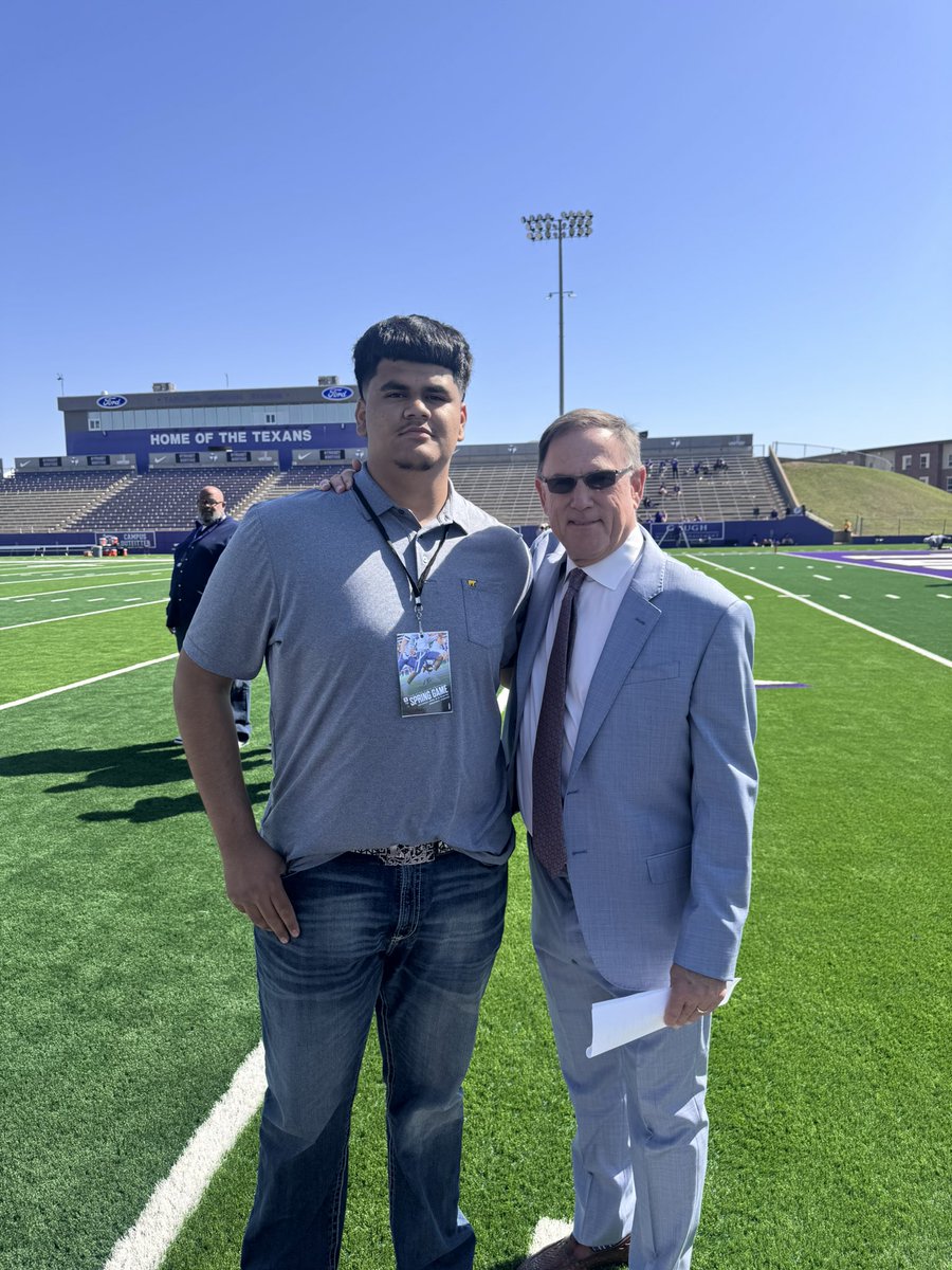 Francisco_Rdz79's tweet image. Thank you @TarletonFB for haveing me at y’all’s spring ball game. @coachscarey @CoachDJWagner @CBartlettTSU
@castillo_ac @castillo_ac @CoachSGonzo