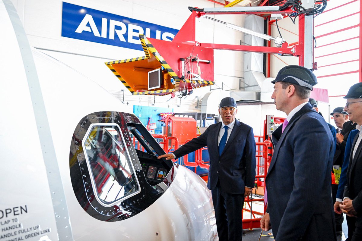 eucopresident's tweet photo. Very impressed by my visit of @Airbus headquarters with CEO @GuillaumeFaury and Hamburg’s Mayor @TschenPe.

As a European aerospace champion, Airbus is not just a business success, it is an important geopolitical and strategic asset.

It shows how joining forces across 8 Member States strengthens European competitiveness and technological sovereignty.