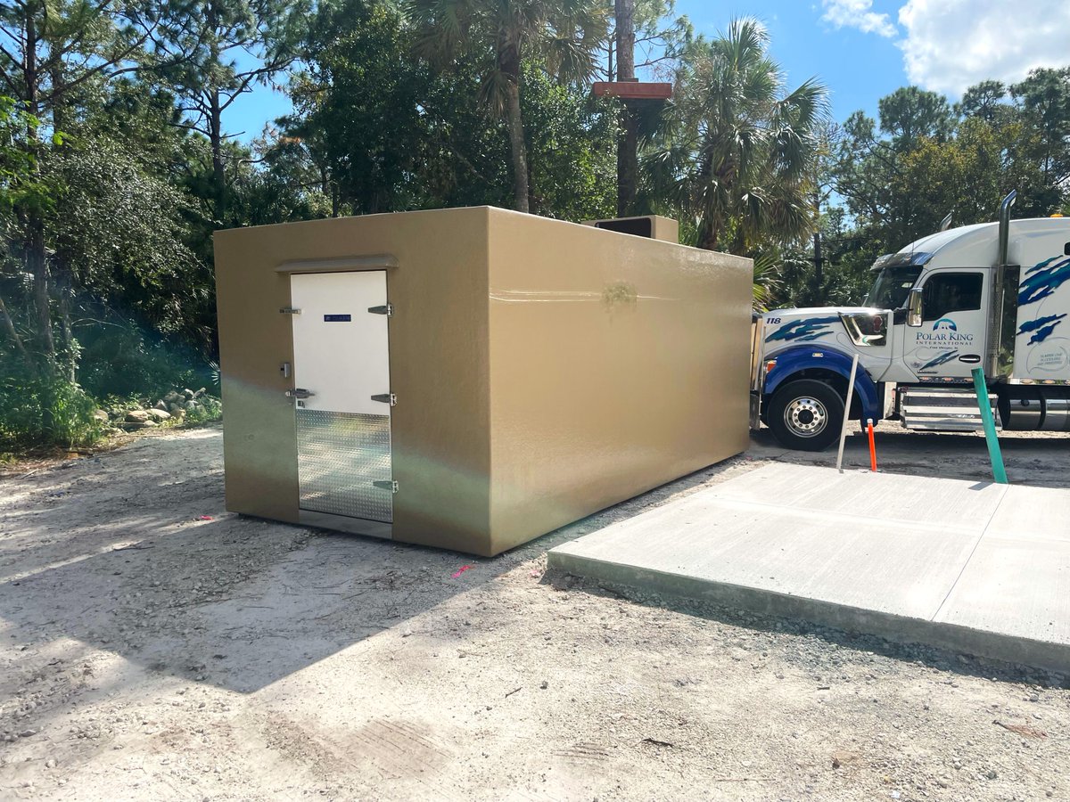 Polar_King_Intl's tweet image. 🏗️ Built to last. Designed to perform. 
 At Polar King International, our one-piece, seamless walk-in coolers and freezers are engineered for durability and peak performance—no matter the weather. 💪❄️
 #ColdStorage #PolarKing #WalkInCooler #BuiltToLast