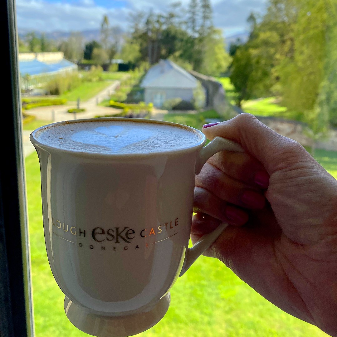 lougheskecastle's tweet photo. Escape the everyday with a coffee in hand and relax amongst the hills of Donegal ☕🏔️

View our special offers and book your relaxing break now https://t.co/ztEPVXhFhE 

#lougheskecastle #donegal #visitdonegal #wildatlanticway #discoverdonegal #hillsofdonegal https://t.co/2EN0cMLtH4