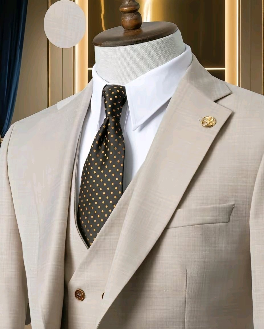 MorisTindi's tweet photo. Suits for you we are located at City Center plaza Lumu street.we Deliver and  Tail for you so that you look https://t.co/MAEHAEQXrH Monday to Saturday +256778228570 https://t.co/EPfhGewR1F