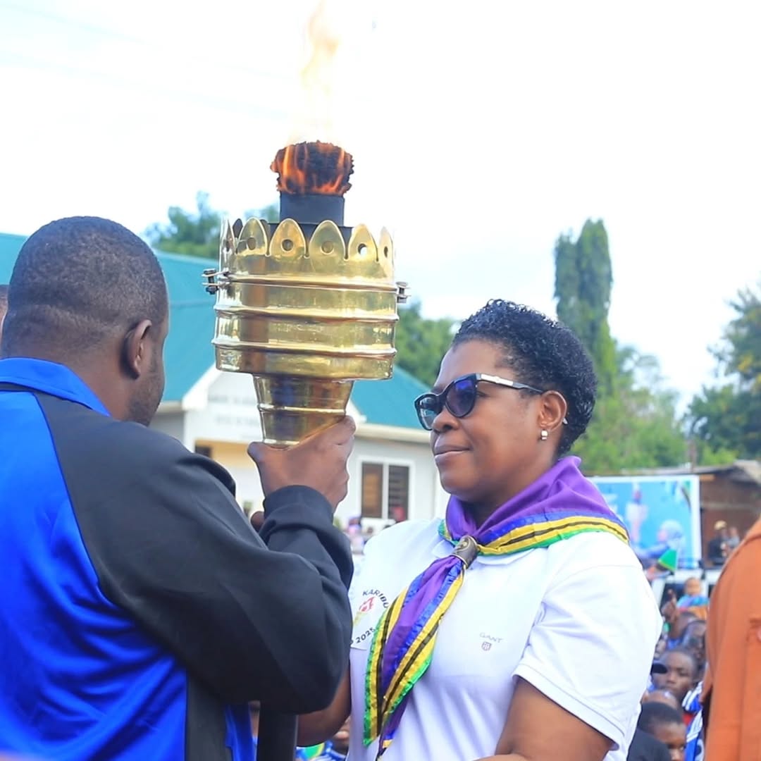 mvomerodc's tweet photo. Mwenge wa Uhuru umepokelewa Wilaya ya Mvomero eneo la Sangasanga Mzumbe tarehe 13.04.2025 kutoka Manispaa ya Morogoro na kukimbizwa umbali wa kilomita 98 katika Tarafa ya Mlali Kata 4  na Vijiji 11 vya Halmashauri na umepita katika miradi 7 yenye thamani ya TShs. Bilioni 1.06 . https://t.co/l4d7cWhAxX
