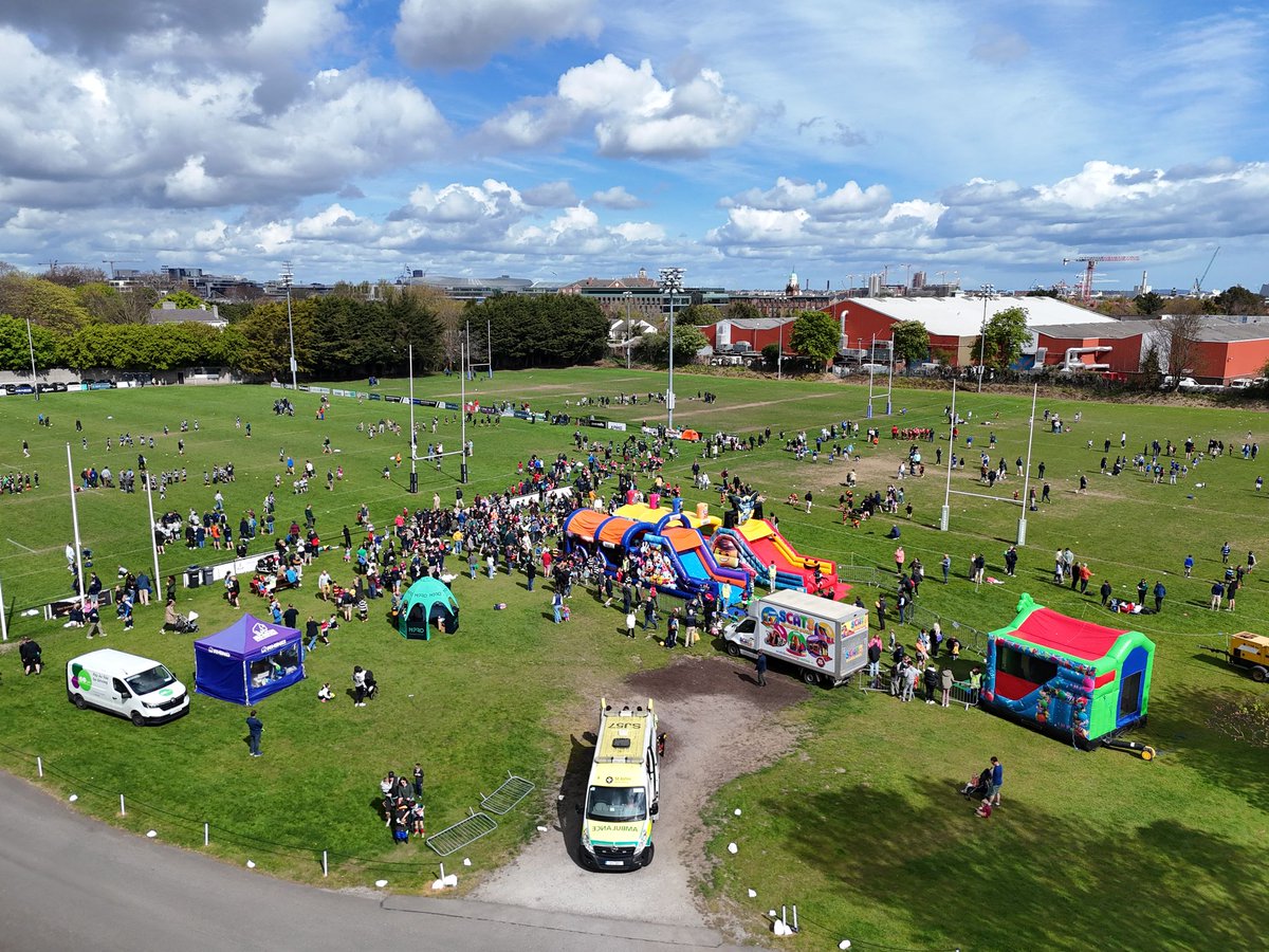 NickFingleton's tweet photo. What a Rugby feast @OldBelvedereRFC festival. Many thanks to all the clubs that supported our blitz and the many volunteers for their hard work. Close to 1800 boys and girls competed over the two days. Thanks to @LeinsterLeo for the appearance 
@leinsterrugby #FromTheGroundUp https://t.co/gcXxyojJjn