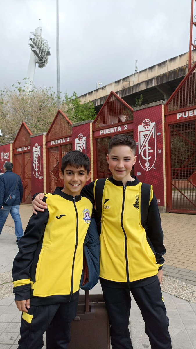 💪🏻 Enhorabuena Manuel(2015) y Dylan(2015).

✅ Ambos jugadores de nuestro Benjamin, van a disputar en este periodo vacacional un torneo con @canteranazari en Vera.

💛 Suerte y disfrutarlo !!