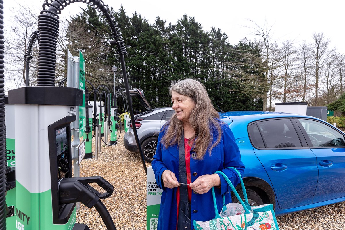 BeEV_Charging's tweet image. We’re powered-up in Huntingdon ⚡📍
Our ultra-rapid Charging Hub is officially back in action at Blue Diamond Huntingdon Garden & Home (PE28 2AA)!
This means you can once again charge while you shop, eat, and explore — with 8 ultra-rapid bays delivering speeds of up to 150kW.…